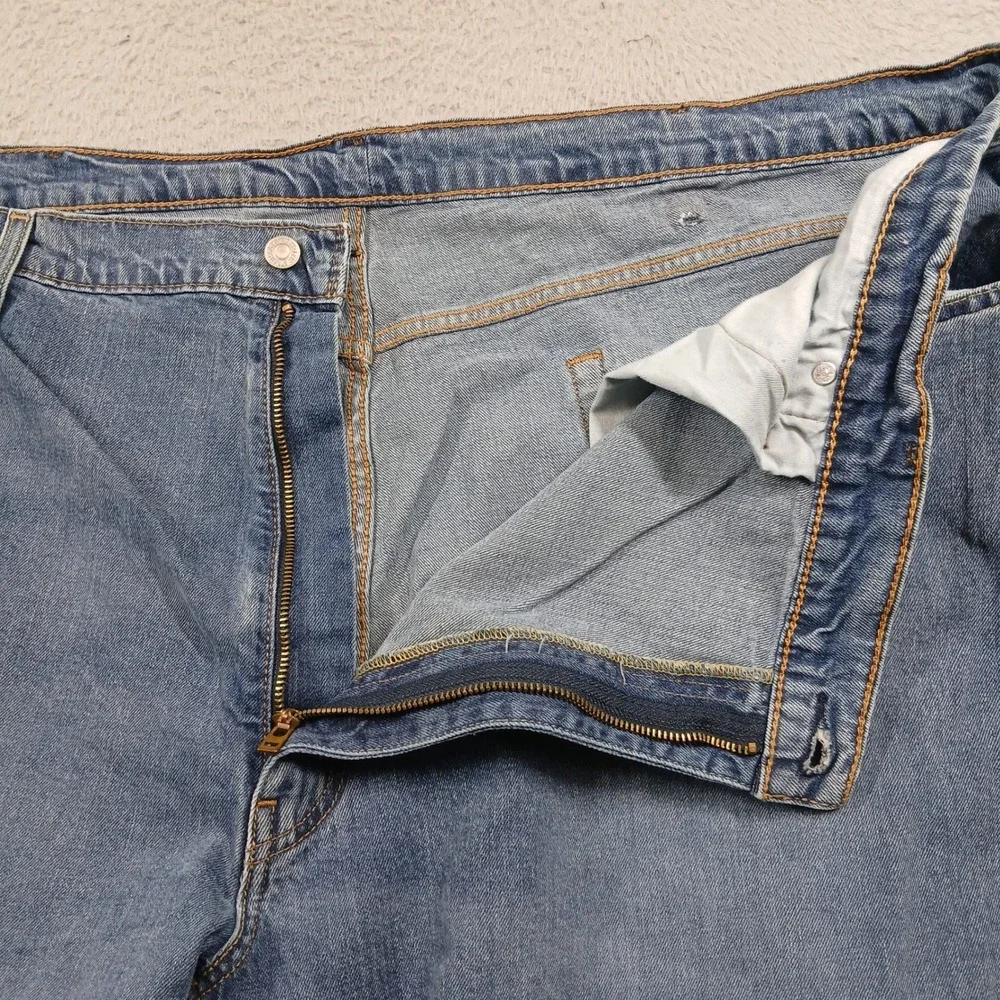 Levi's 559 Relaxed Straight Jeans‎ Mens 52x32 Light Wash Blue Denim EUC